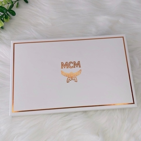 MCM Cognac Envelope Clutch with Black Accents Never Used- Original Packaging - Picture 8 of 11